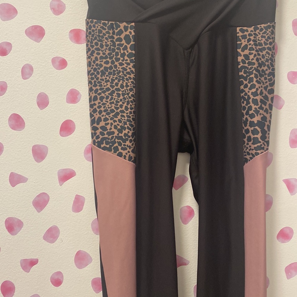 Beach Riot Sport Tori Leopard Colorblock High Rise Leggings Size XS - Picture 3 of 5